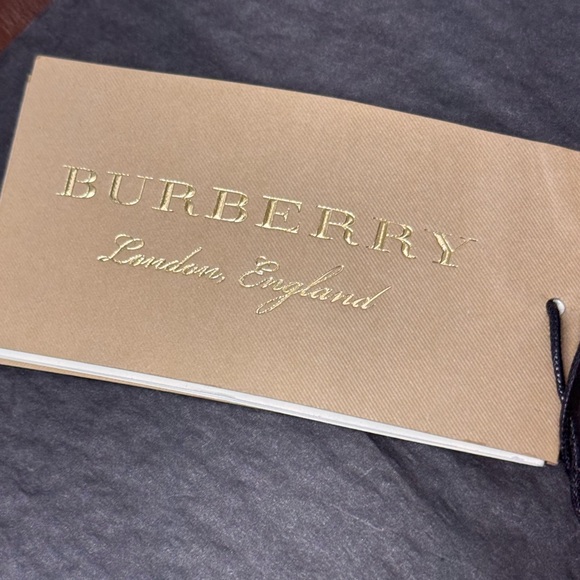 BRAND NEW (GREAT GIFT) Burberry Abstract Cashmere Wool Knit Beanie - Picture 11 of 12